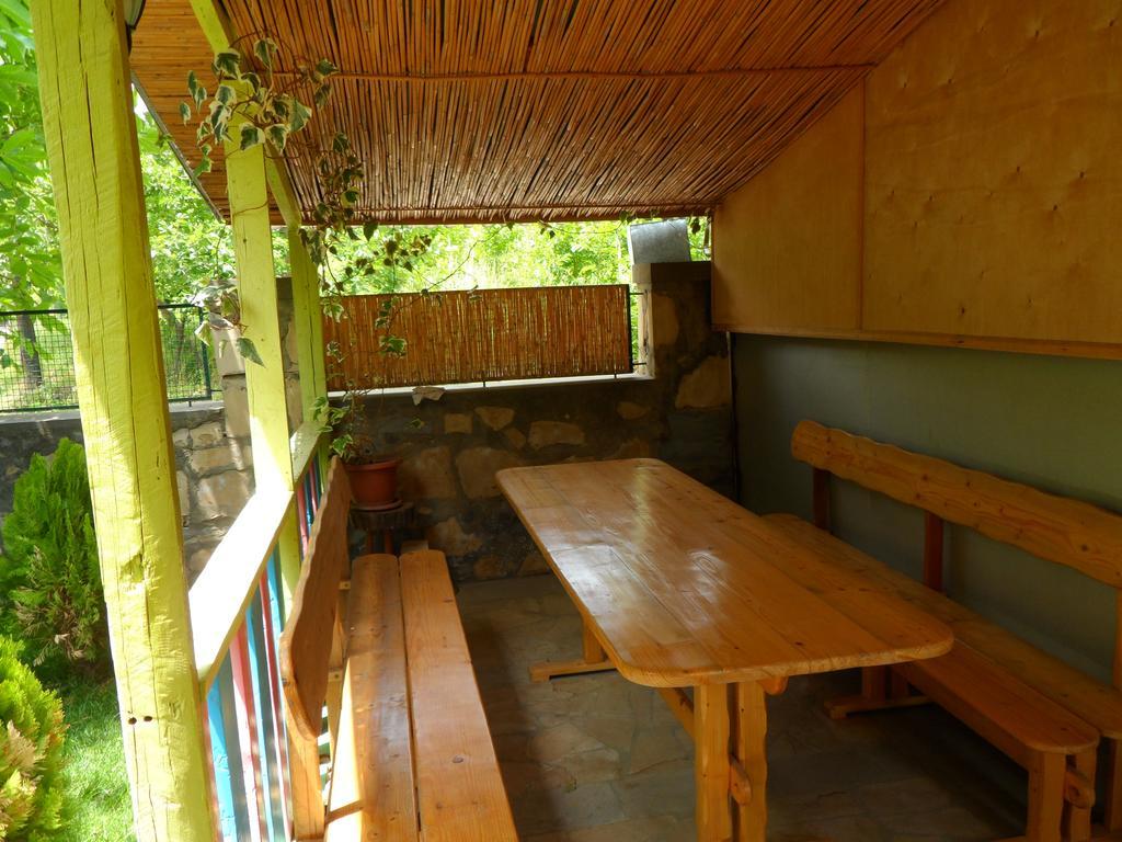 Guest House Nataly Yeghegnadzor Exterior foto